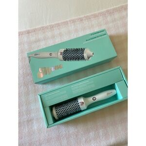 Mane It's Giving Body Large Hot Round Brush Thermal Styling Tool White
